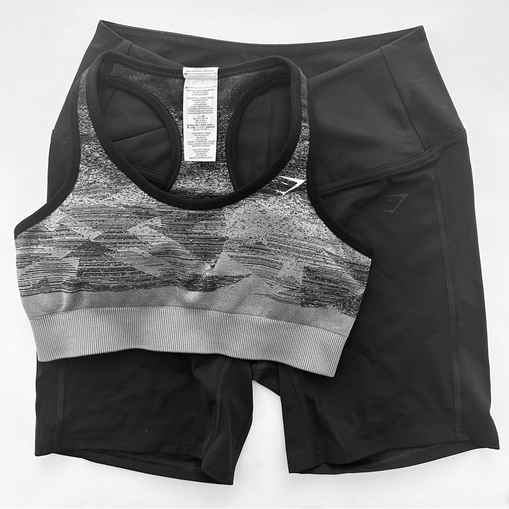 Gymshark M/S Crossover Shorts & Adapt Ombré Seamless Sports Bra Set